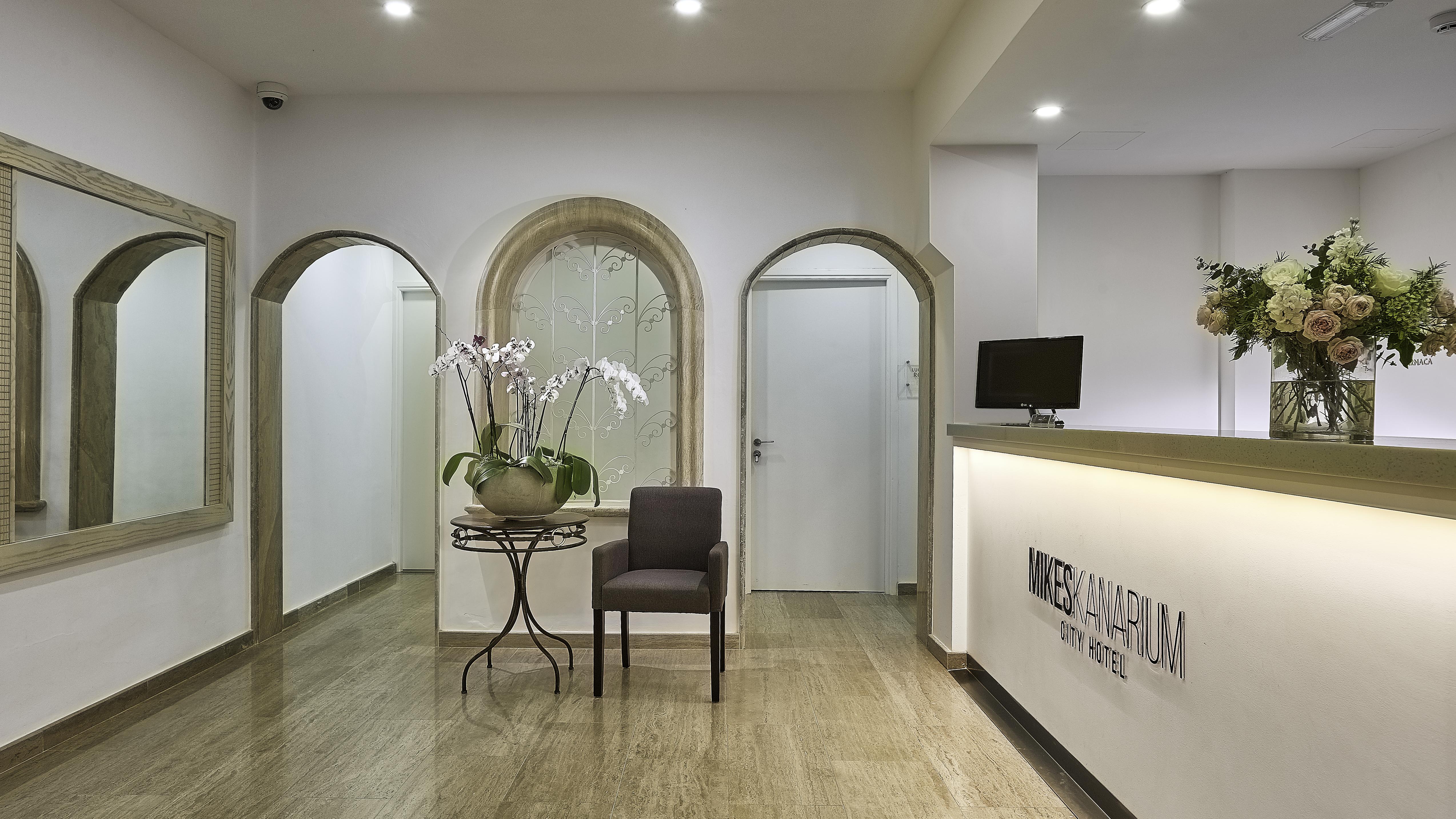 Mikes Kanarium City Hotel Larnaca Dış mekan fotoğraf