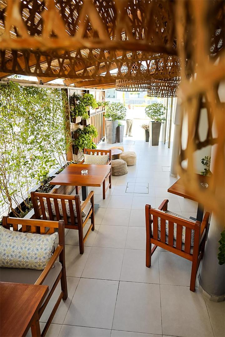 Mikes Kanarium City Hotel Larnaca Dış mekan fotoğraf