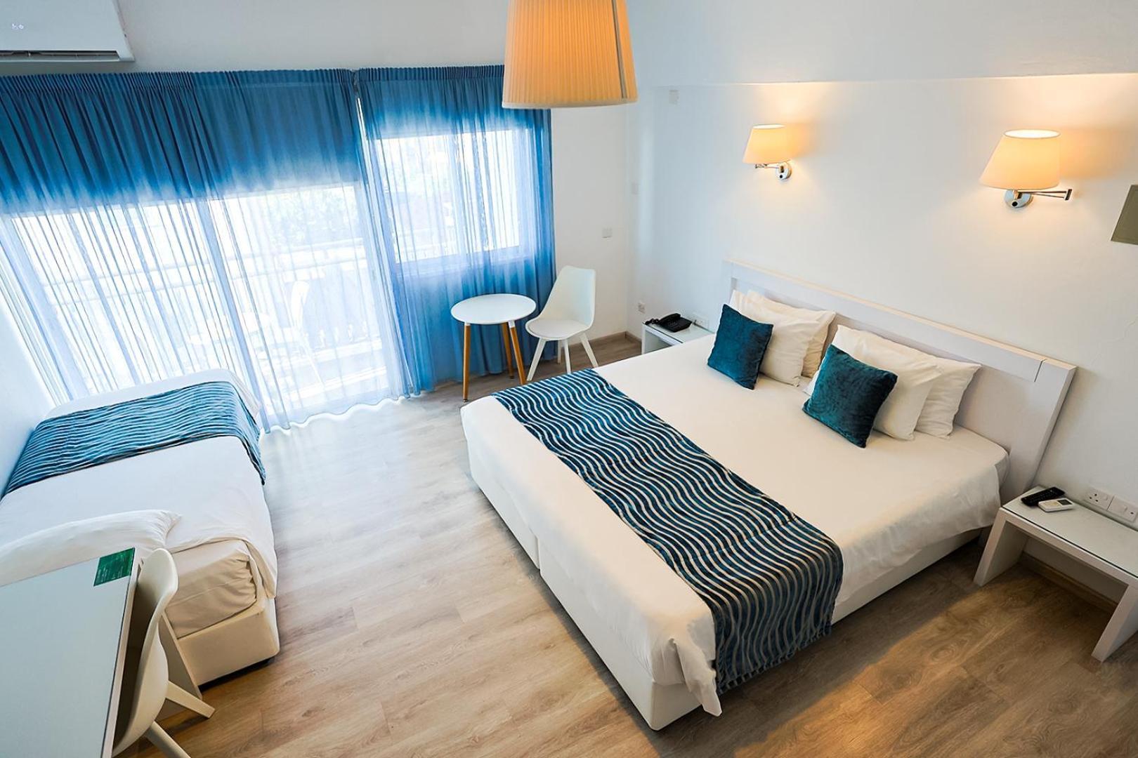 Mikes Kanarium City Hotel Larnaca Dış mekan fotoğraf
