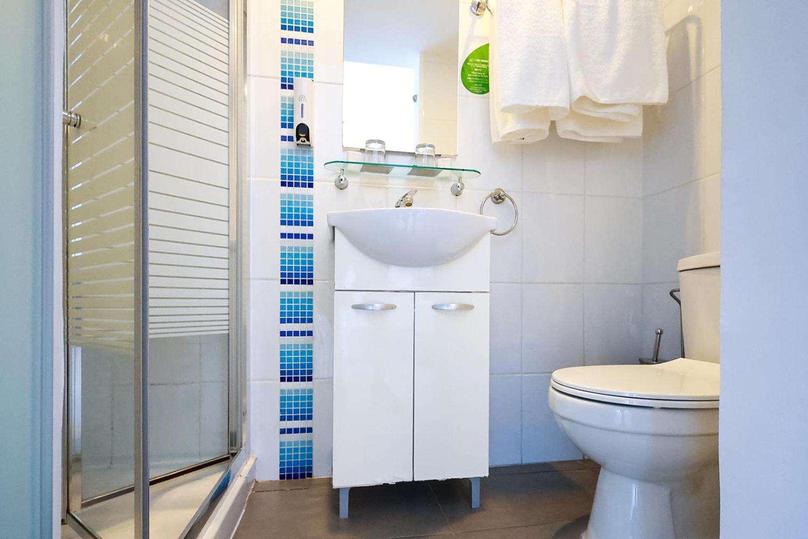 Mikes Kanarium City Hotel Larnaca Dış mekan fotoğraf