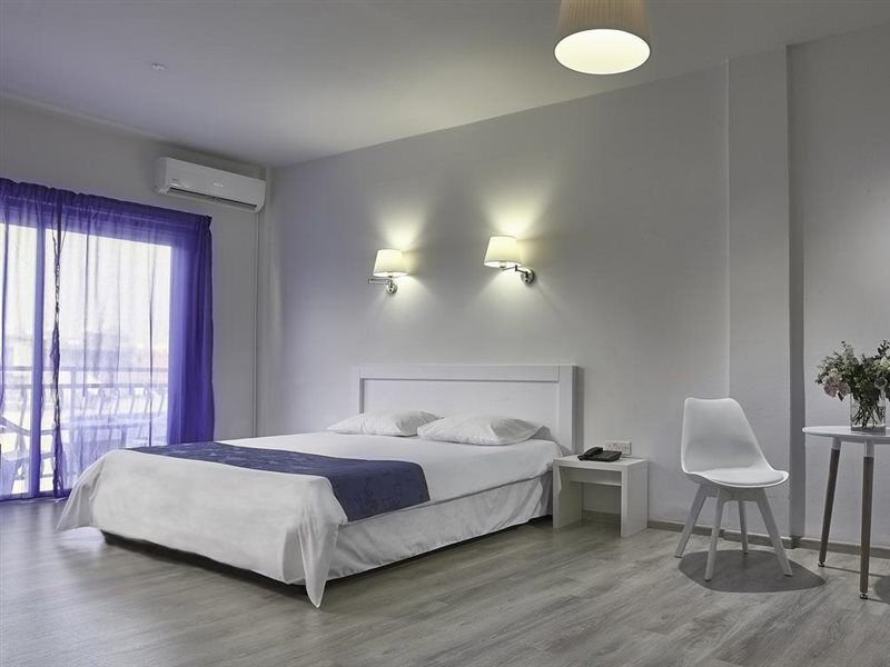 Mikes Kanarium City Hotel Larnaca Dış mekan fotoğraf