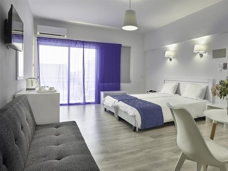 Mikes Kanarium City Hotel Larnaca Dış mekan fotoğraf